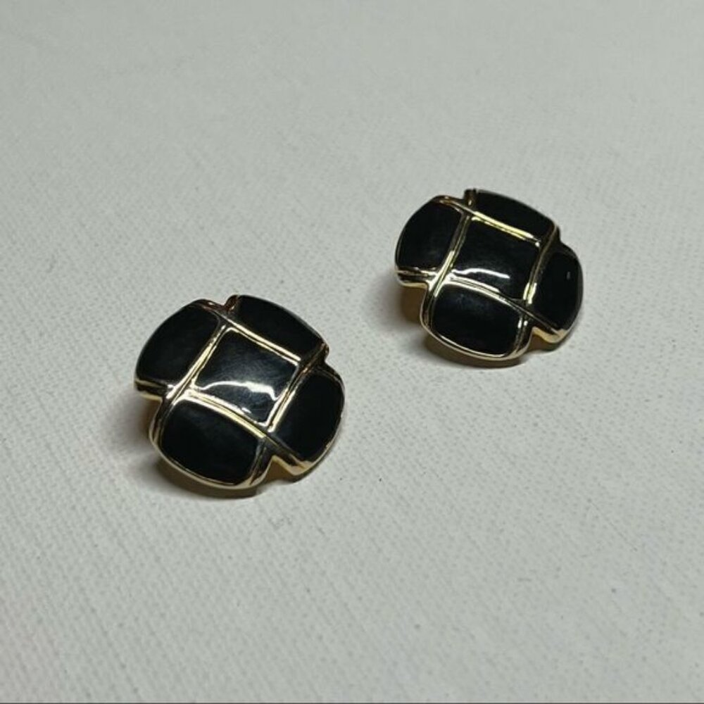 Earrings – Vintage 1980s Black Enamel  Gold-Tone Poppy Clip-Ons